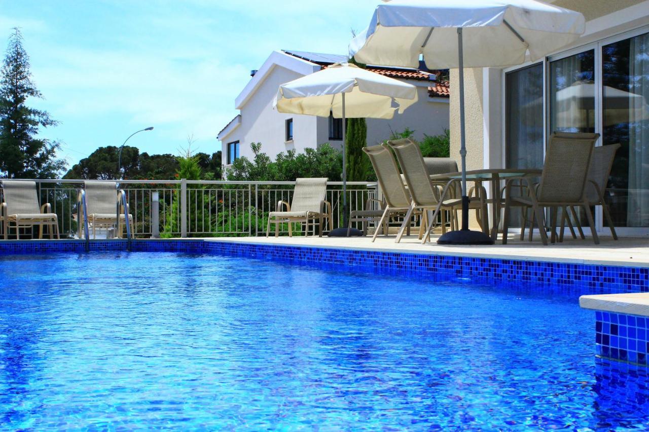 Coral Blue Bay Villa Coral Bay Exterior photo